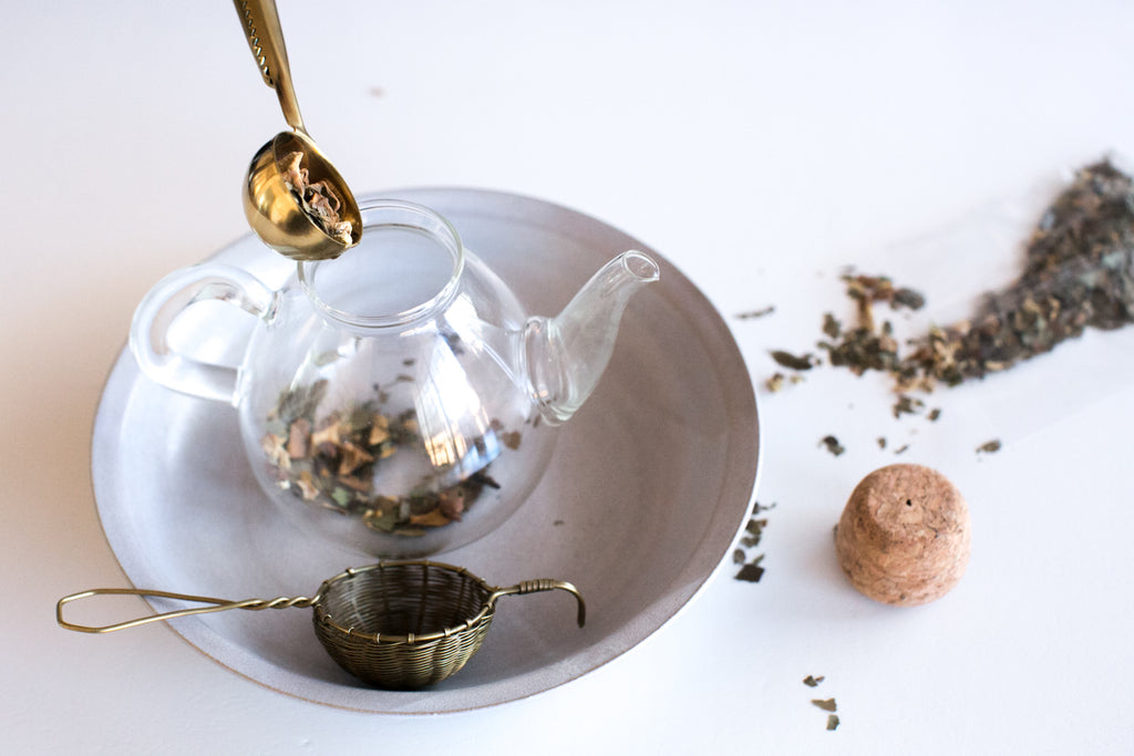 The 6 Best Teas for Lymphatic Drainage (Ease Swelling)